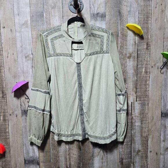 POL Green Beige Stretch Embroidered Keyhole Peasant Blouse - Picture 1 of 6